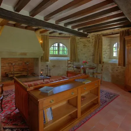 بيت ضيافة Le Chateau D'hauterives 3*